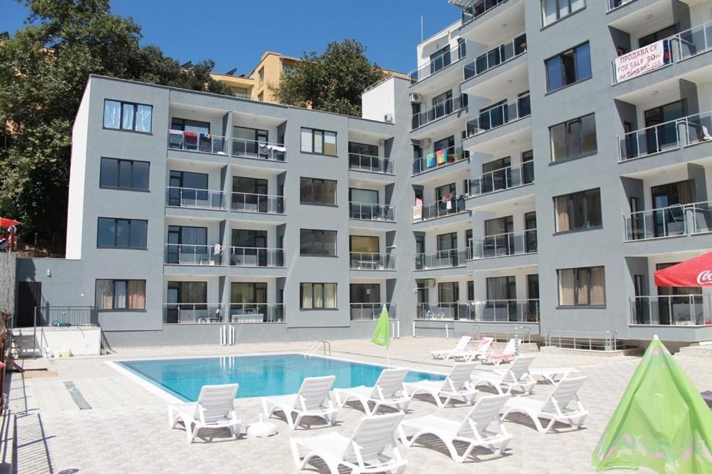 Dilov Apartments In Yalta غولدن ساندز المظهر الخارجي الصورة